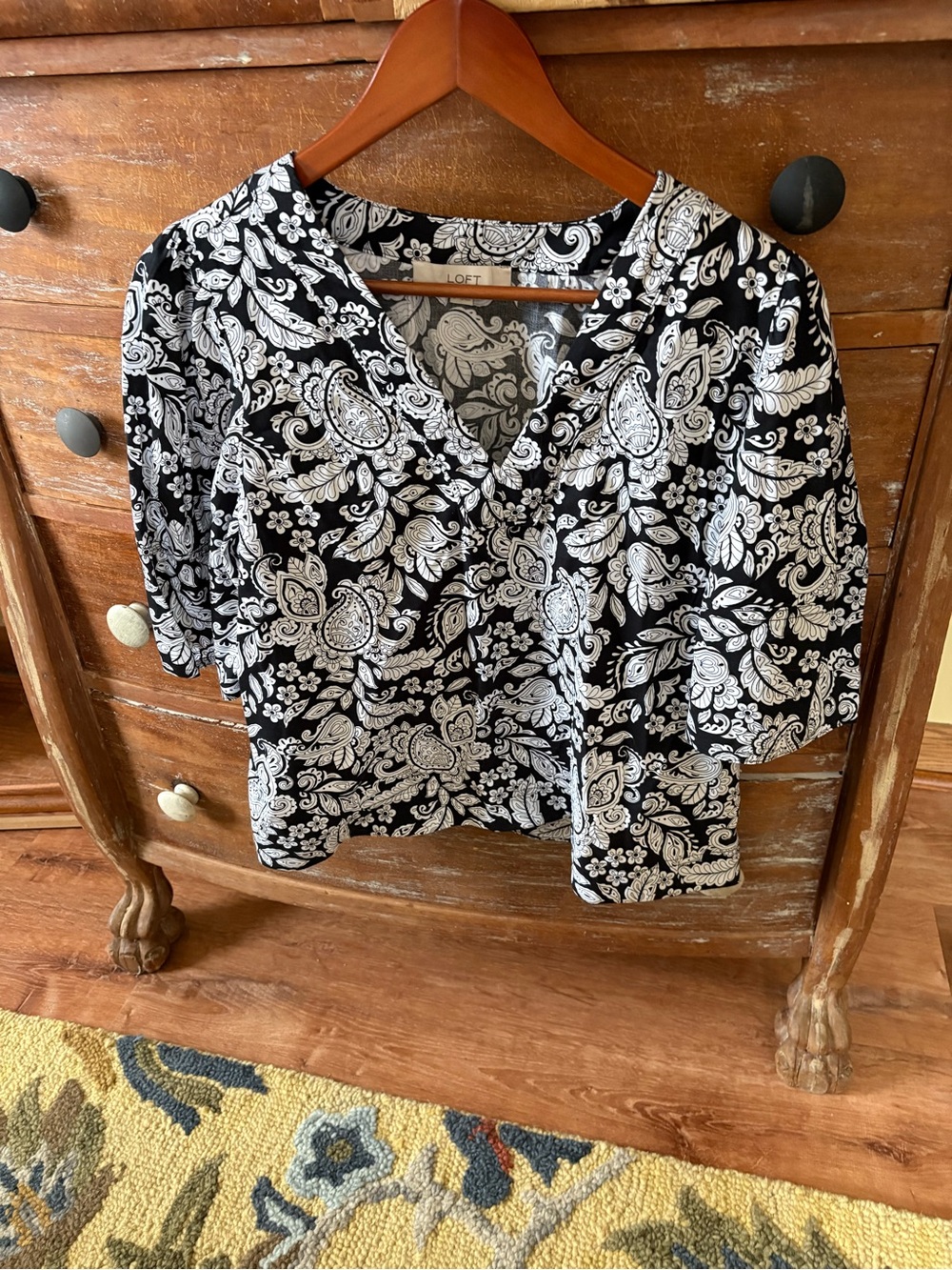 LOFT Black & White Paisley V-Neck Blouse